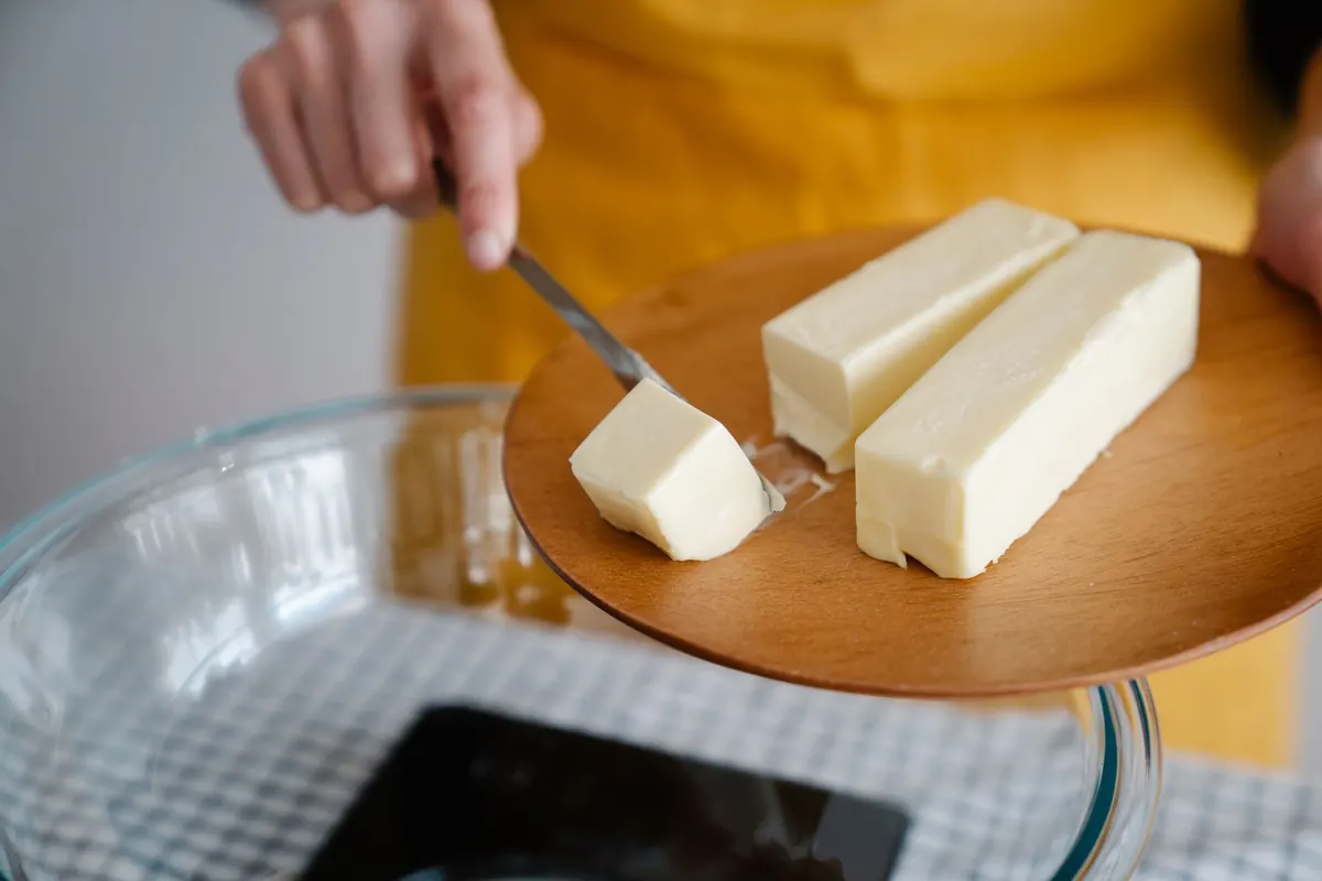 How to Carve a Wooden Butter Knife from a Fallen Branch